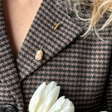 martisor, brosa, ac, auriu, realizat manual, handmade, pin, perla de cultura, artizanat, accesoriu, timeless