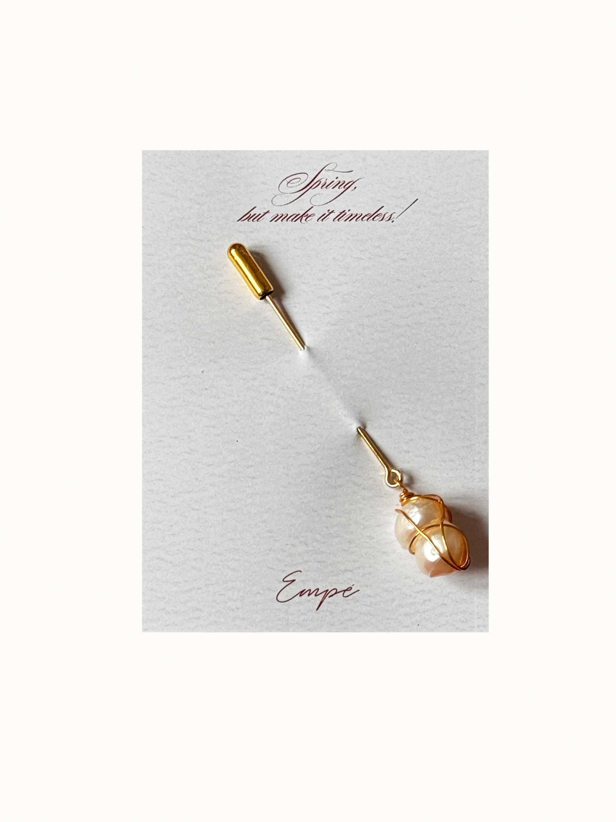 martisor, brosa, ac, auriu, realizat manual, handmade, pin, perla de cultura, artizanat, accesoriu, timeless