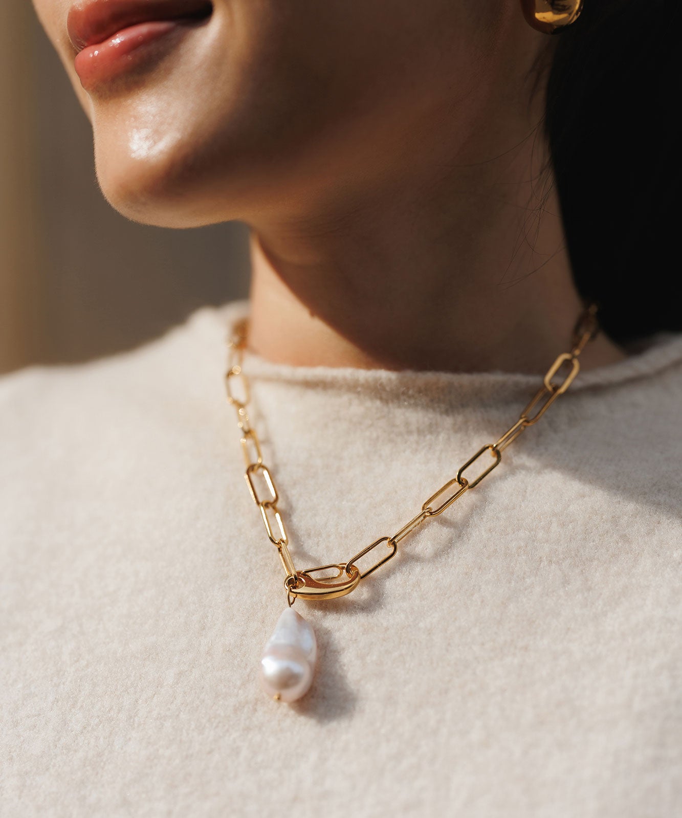 Colier, inox, aur, hipoalergenic, cadou, handmade, realizat manual, bijuterii, perle de cultura, pandantiv, perla baroc, auriu, pietre semipretioase, hematite, , accesorii, handcrafted, statement, lant, lantisor, cadou