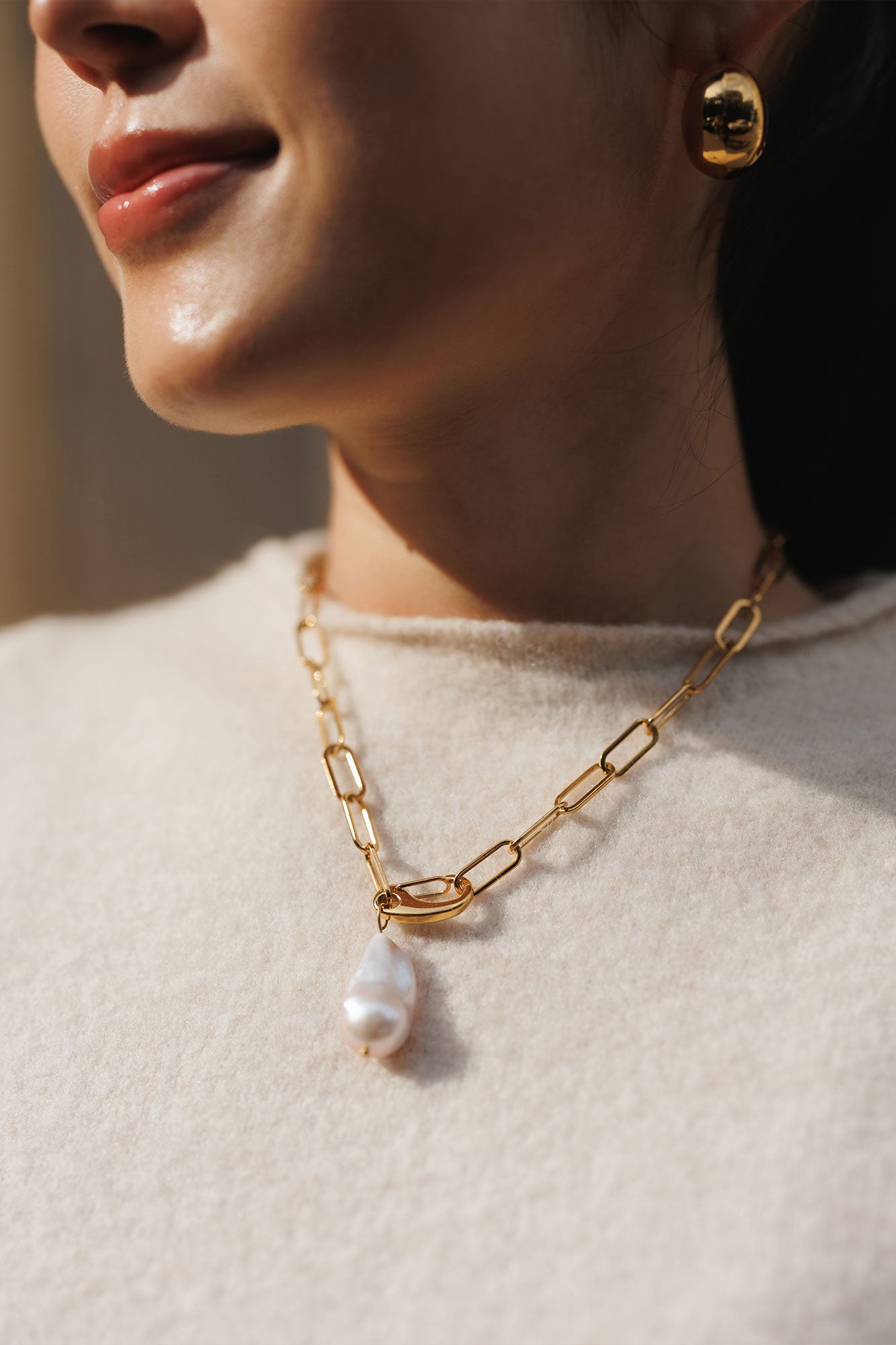 Colier, inox, aur, hipoalergenic, cadou, handmade, realizat manual, bijuterii, perle de cultura, pandantiv, perla baroc, auriu, pietre semipretioase, hematite, , accesorii, handcrafted, statement, lant, lantisor, cadou