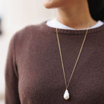 Colier, inox, aur, hipoalergenic, cadou, handmade, realizat manual, bijuterii, perle de cultura, pandantiv, perla baroc, auriu, pietre semipretioase, hematite, , accesorii, handcrafted, statement, lant, lantisor, cadou, argint, aur