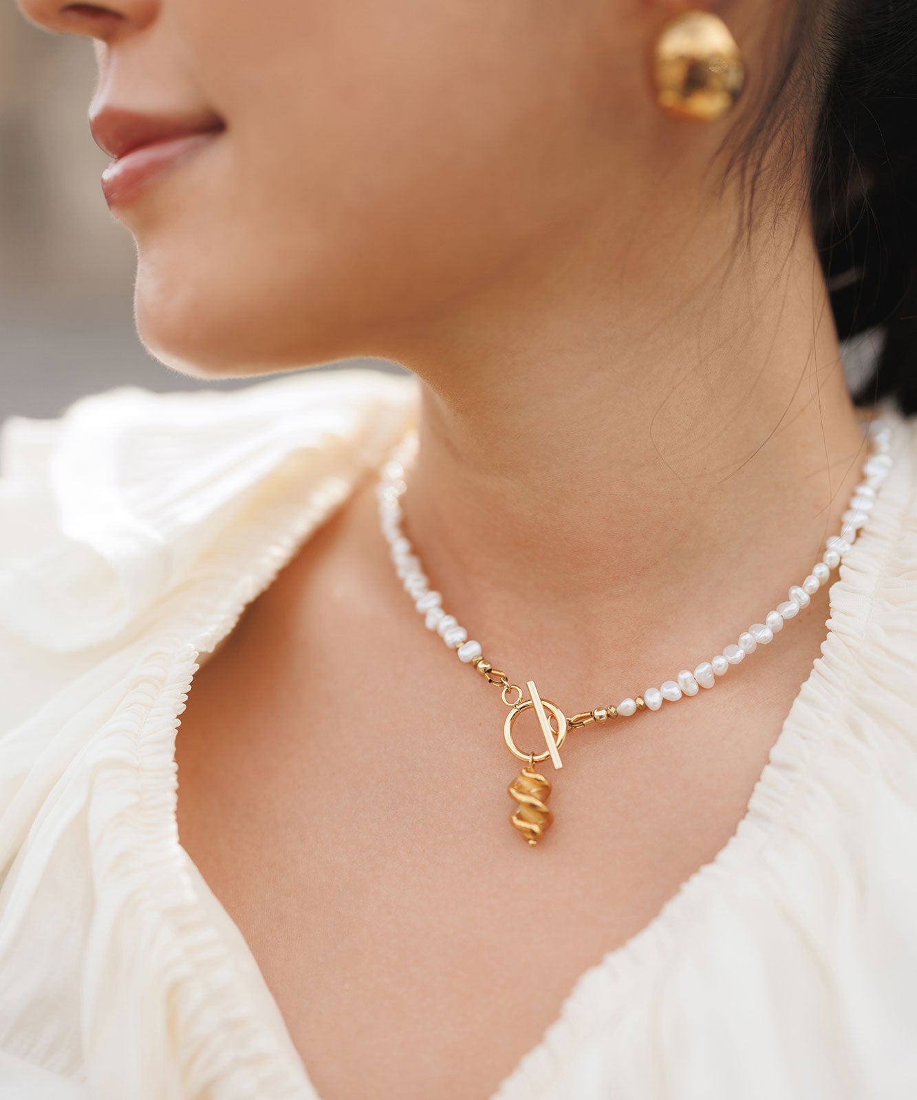 Colier, inox, aur, hipoalergenic, cadou, handmade, realizat manual, bijuterii, perle de cultura, pandantiv, perla baroc, auriu, pietre semipretioase, hematite, , accesorii, handcrafted, statement, lant, lantisor, cadou