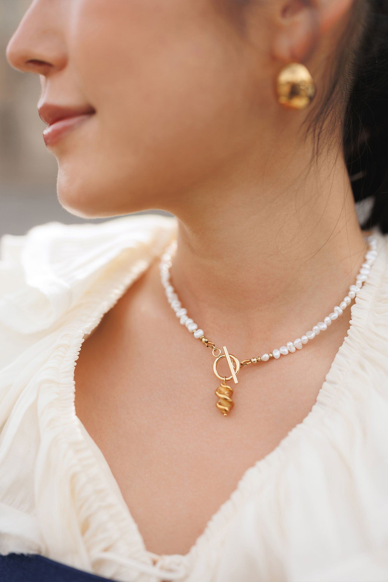 Colier, inox, aur, hipoalergenic, cadou, handmade, realizat manual, bijuterii, perle de cultura, pandantiv, perla baroc, auriu, pietre semipretioase, hematite, , accesorii, handcrafted, statement, lant, lantisor, cadou