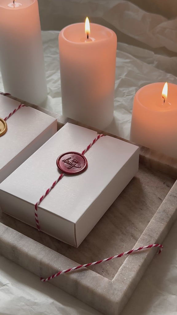 martisor, brosa, ac, auriu, realizat manual, handmade, pin, perla de cultura, artizanat, accesoriu, timeless